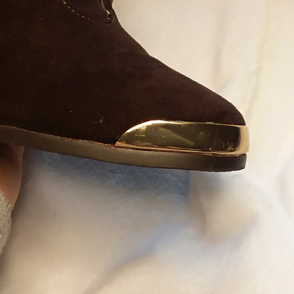 Hot in Hollywood wedge suede Booties - Picture 5 of 6